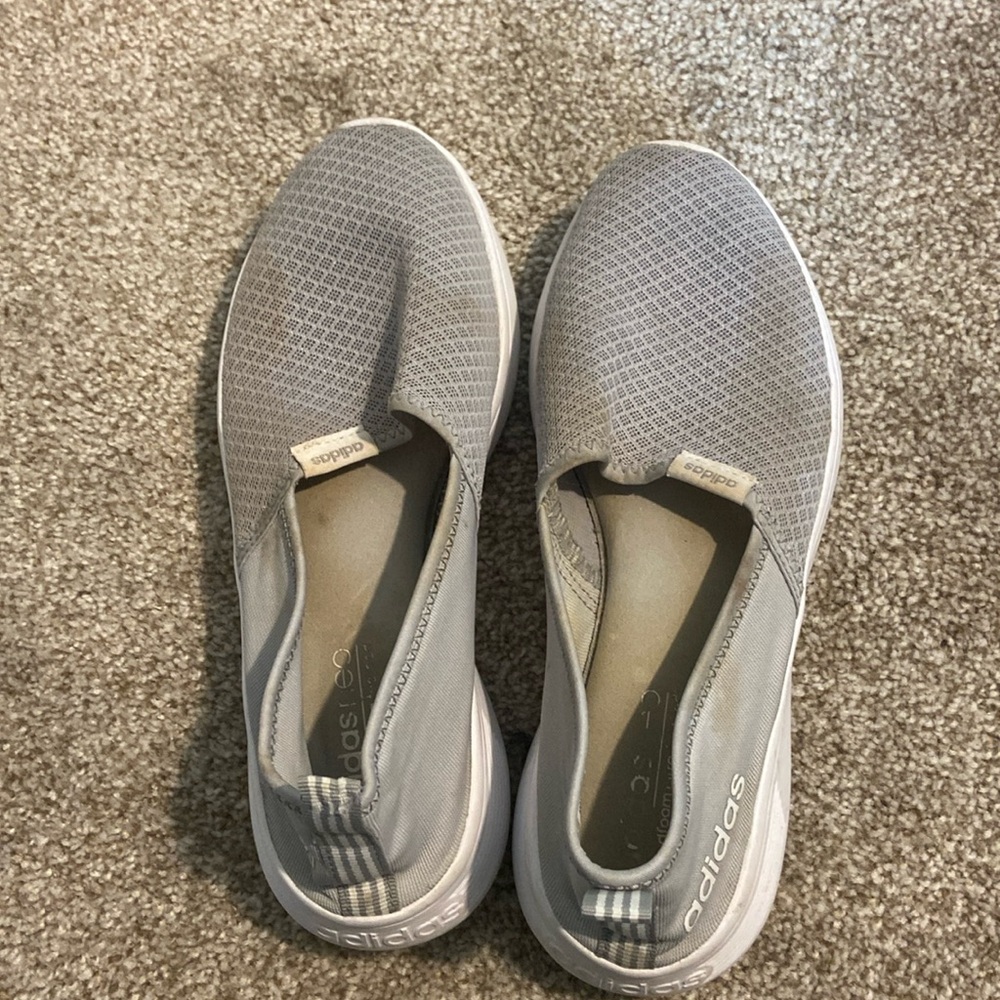 Adidas’s grey walking shoes-foam